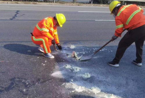 黎平公路下沉注浆加固